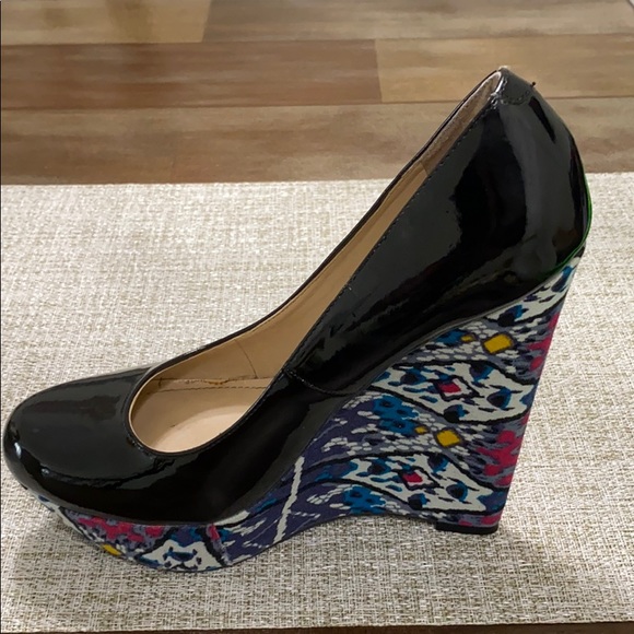 Steve Madden round toe black w/multicolor platform - Picture 10 of 11